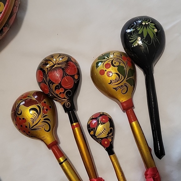 1970s Collection of Khokhloma Hand-Painted Wood Lacquerware 18 Pcs. - Picture 10 of 16